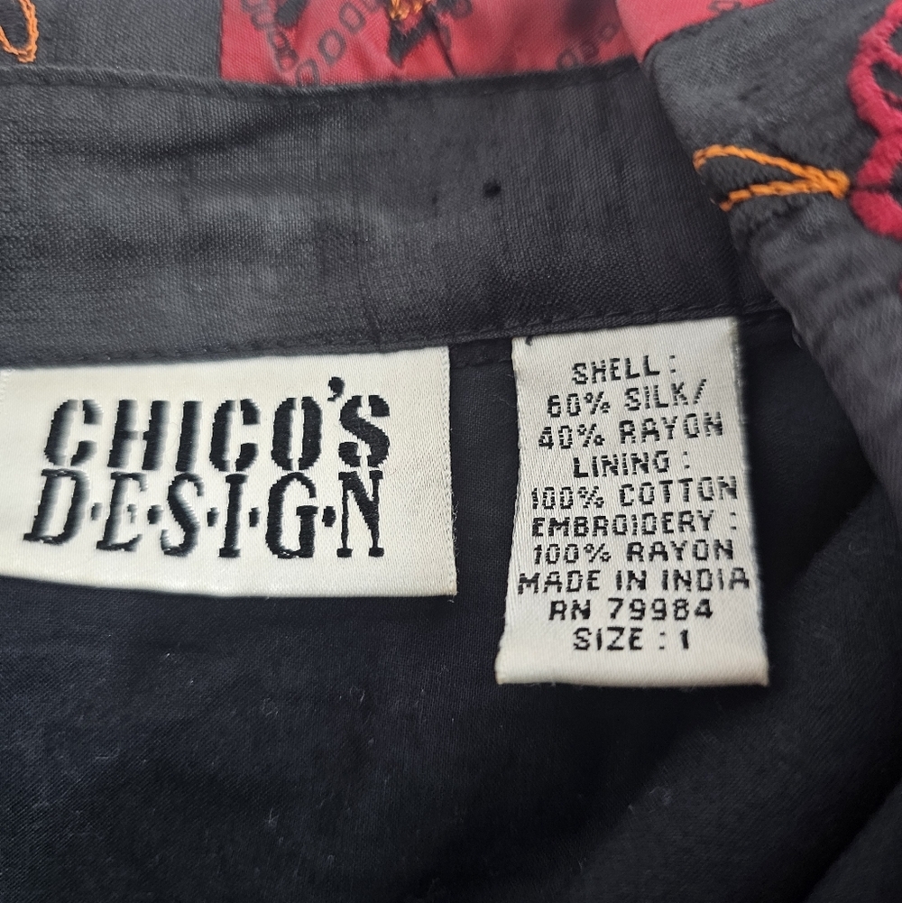 Chico's Red and Black Patterned Jacketvintage, dating its production to the 80s - Picture 14 of 15